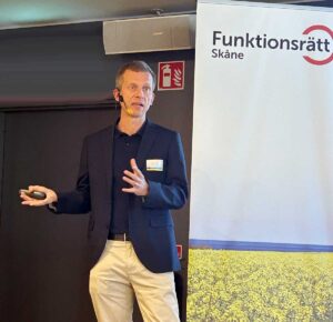 Bruno Ziegler, Socialstyrelsen, talar på Funktionsrätt Skånes kongress.